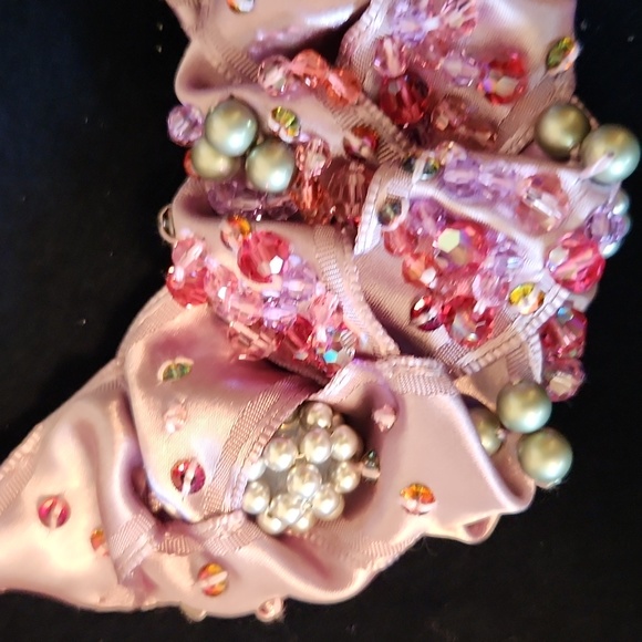 Swarovski Satin Pearl Crystal Necklace | Stunning - Picture 4 of 4